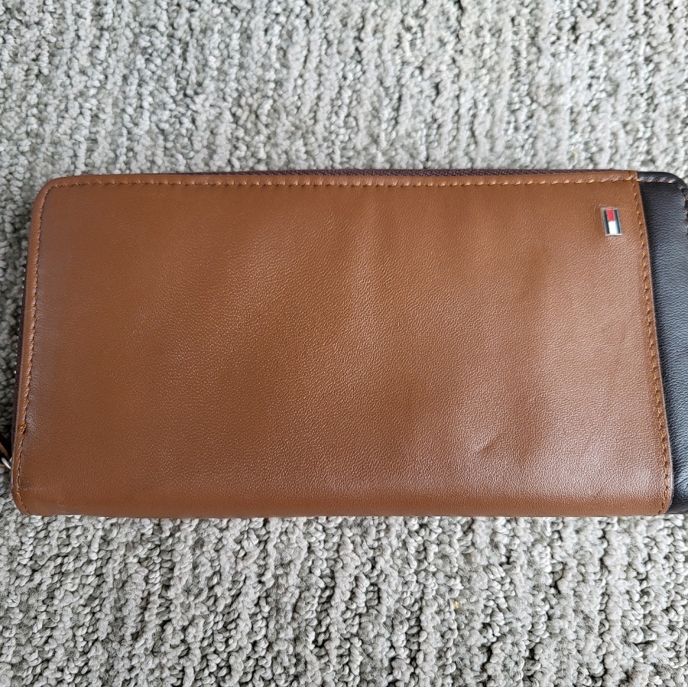 TOMMY HILFIGER long wallet